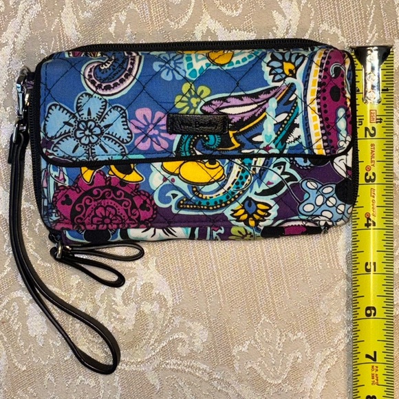 Vera Bradley x Disney Mickey’s Paisley Celebration All In One Wristlet Wallet - Picture 12 of 16